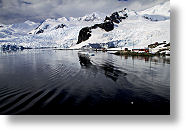 Antarctique - Baie du Paradis [241 Ko]